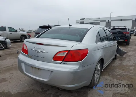 2010 Chrysler Sebring Touring z USA, uszkodzony, nr VIN 1C3CC4FB7AN100335